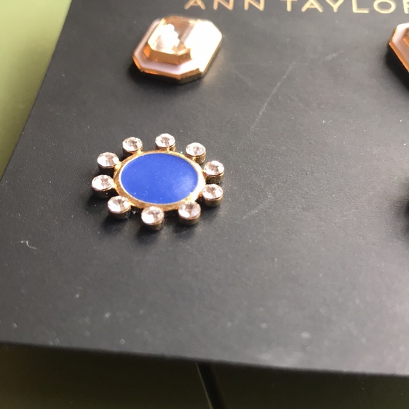ANN TAYLOR 2 PAIRS STUD EARRINGS - NWT - Picture 2 of 4